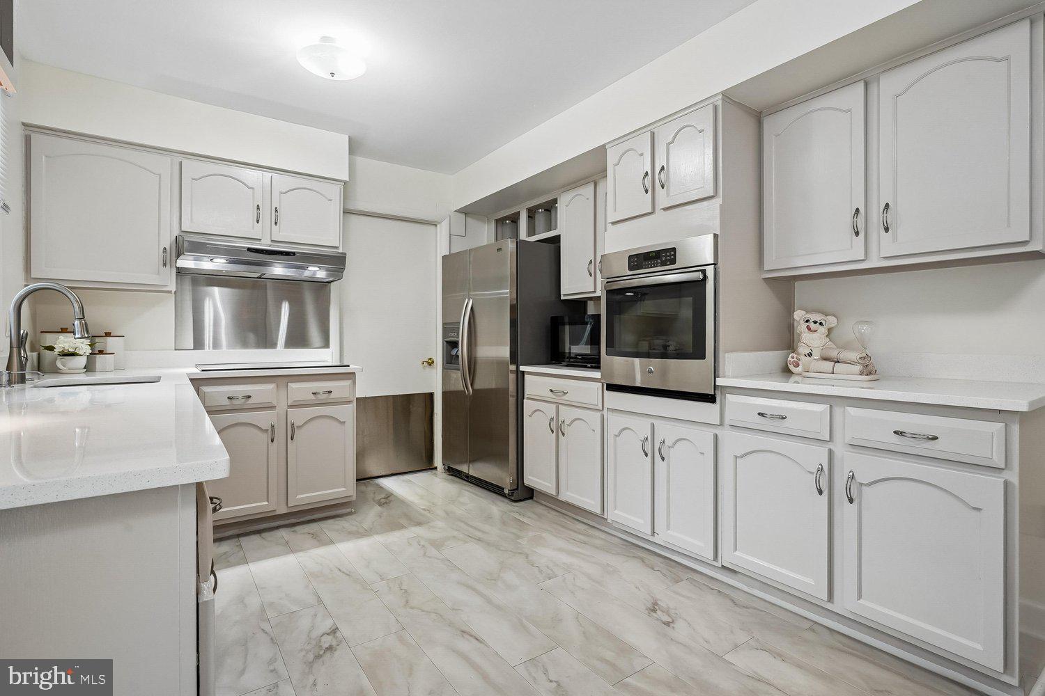 7223 WICKFORD DRIVE