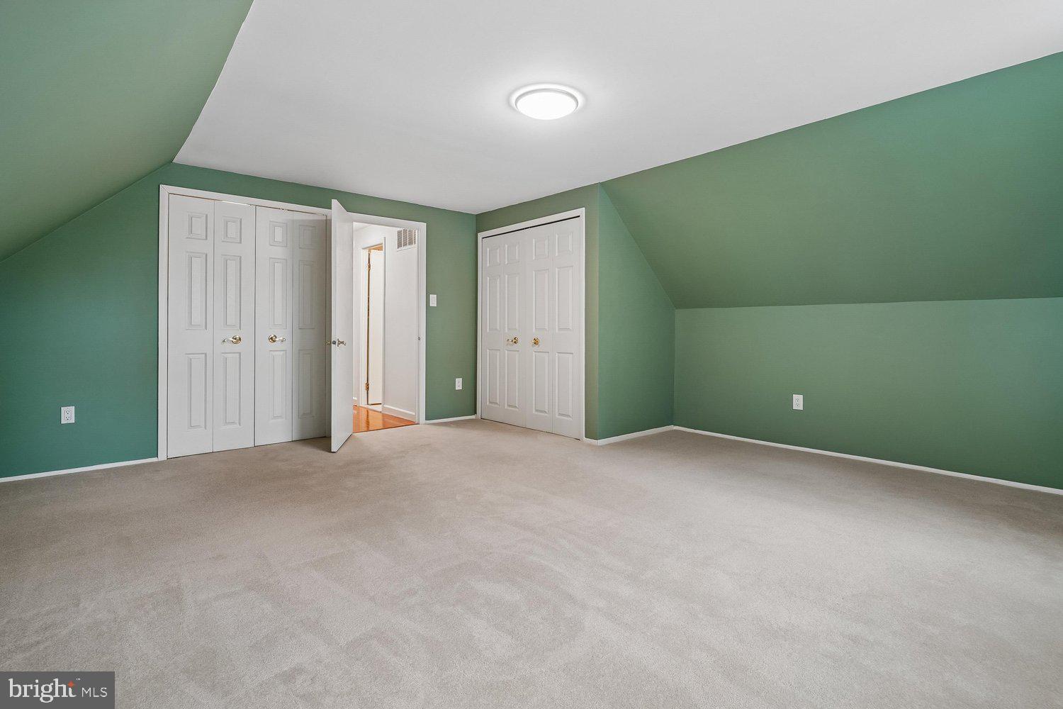 7223 WICKFORD DRIVE