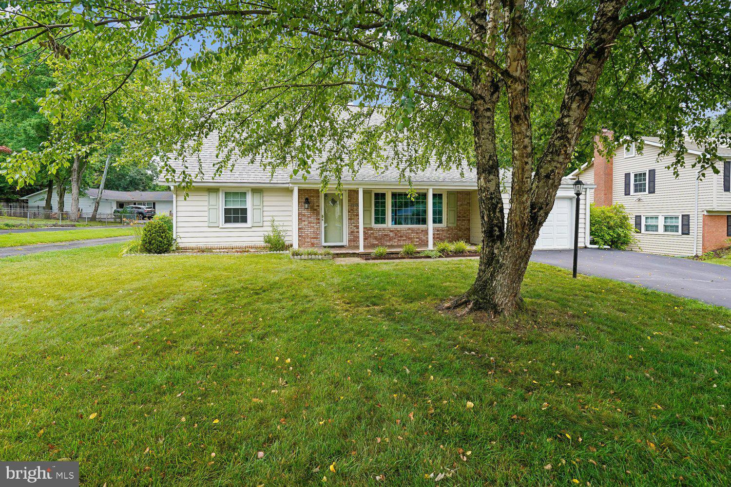 7223 WICKFORD DRIVE