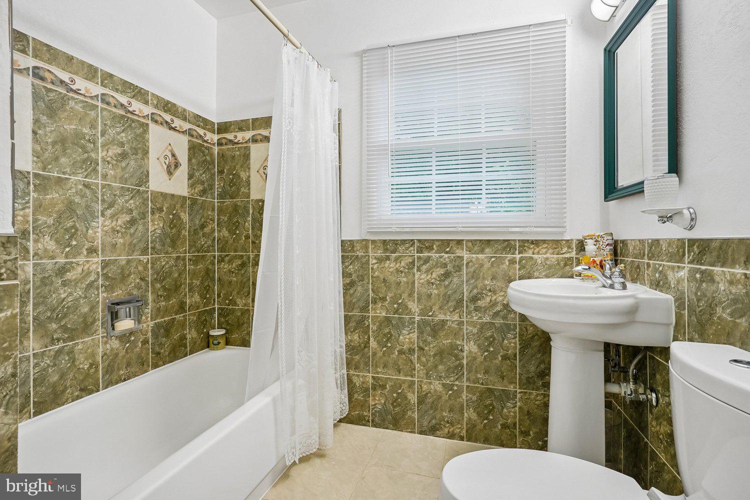 7223 WICKFORD DRIVE