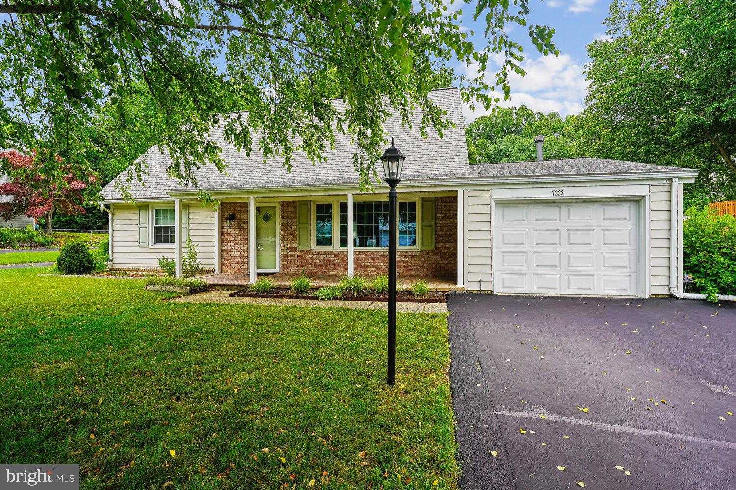 7223 WICKFORD DRIVE