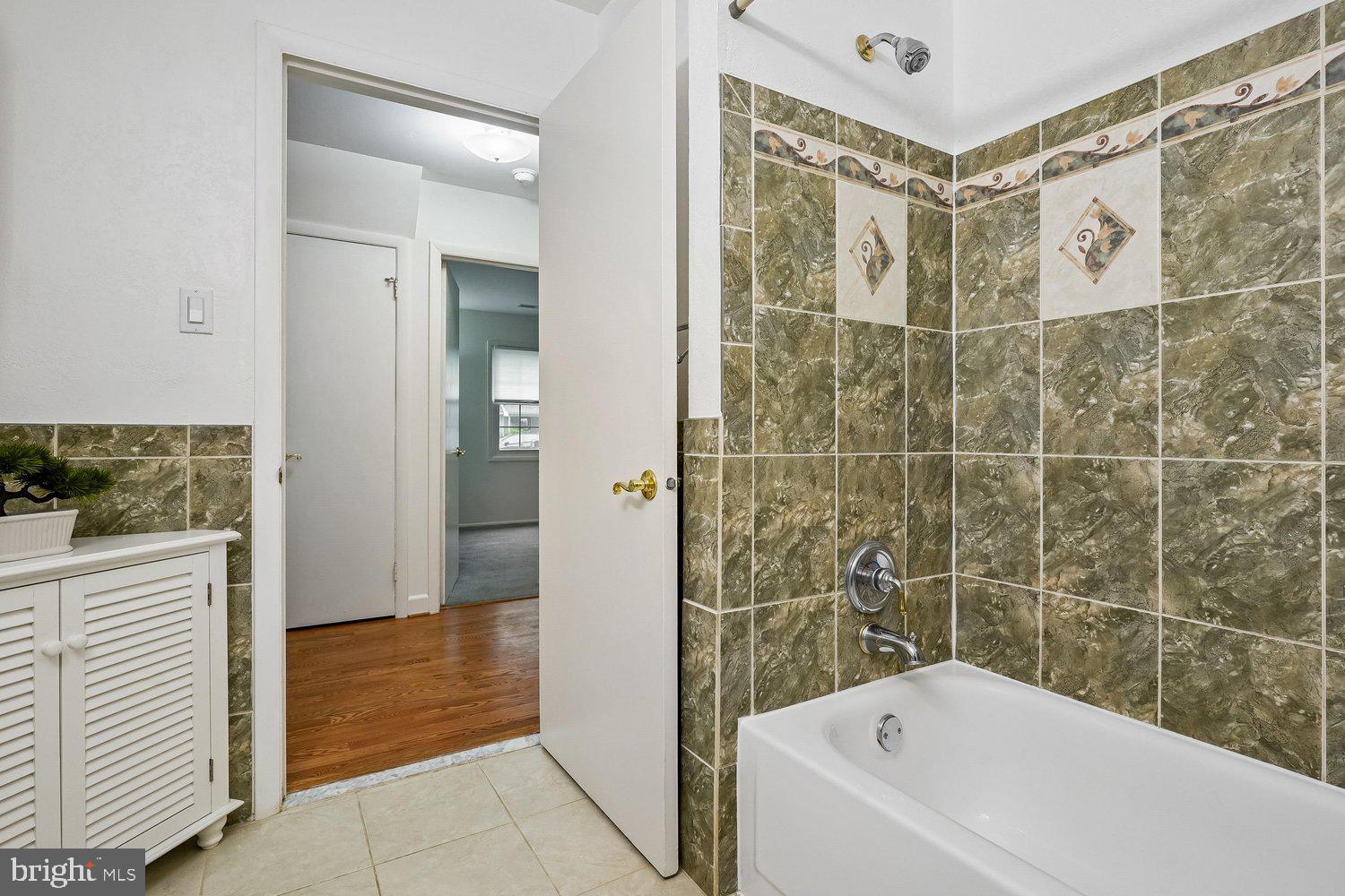 7223 WICKFORD DRIVE