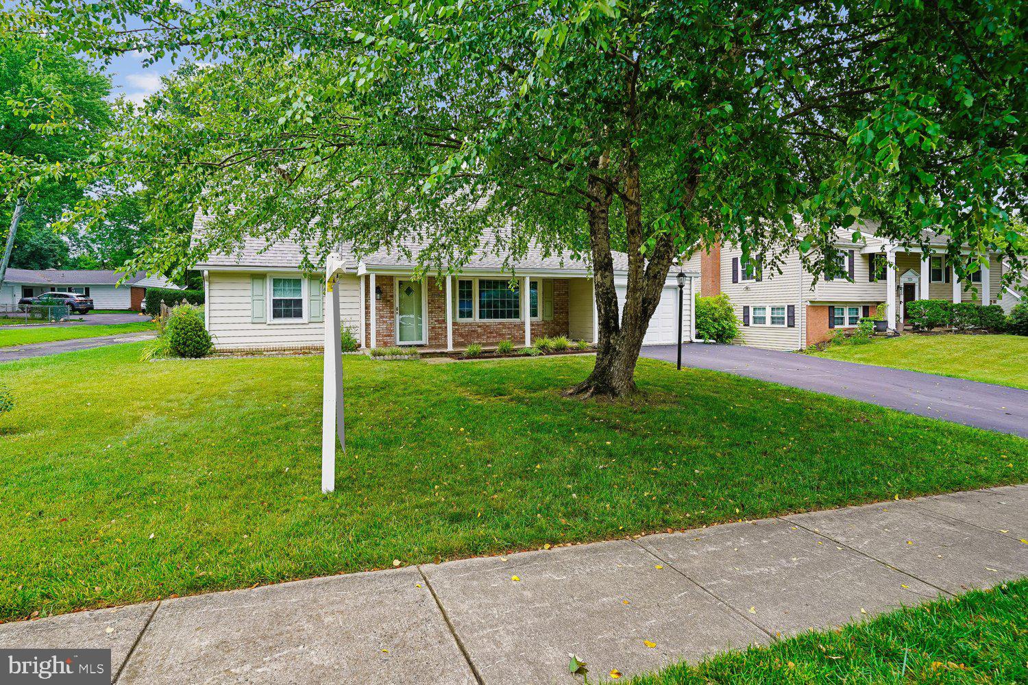 7223 WICKFORD DRIVE