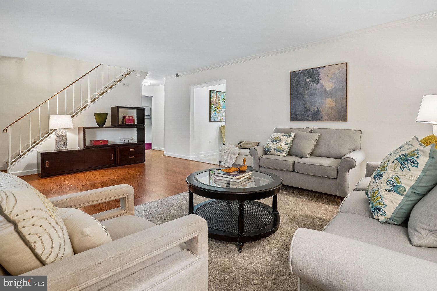 7223 WICKFORD DRIVE