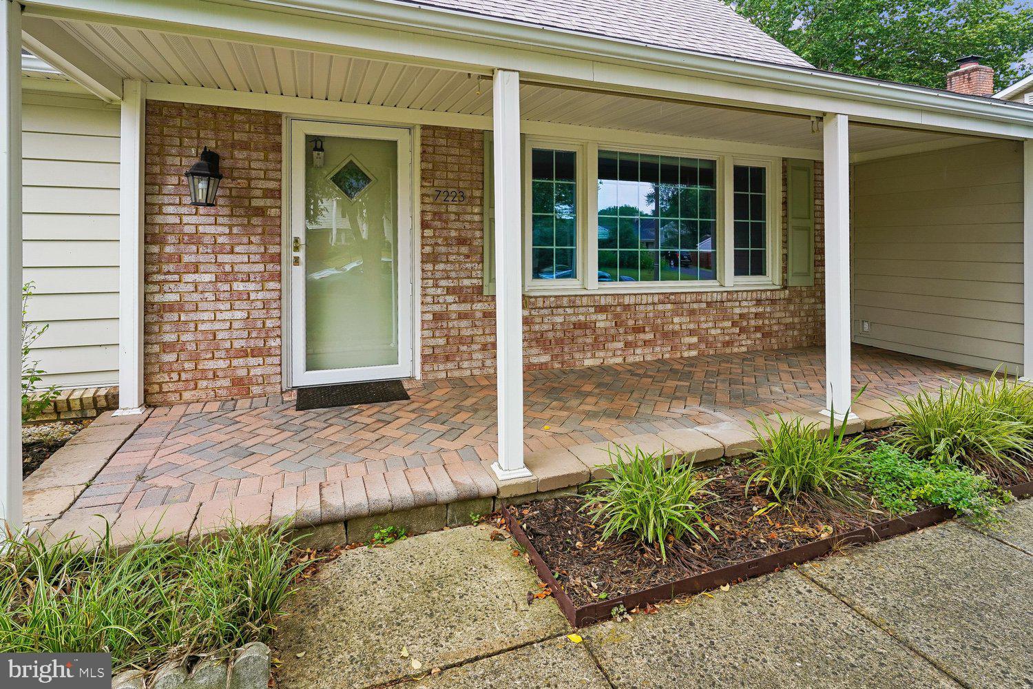 7223 WICKFORD DRIVE
