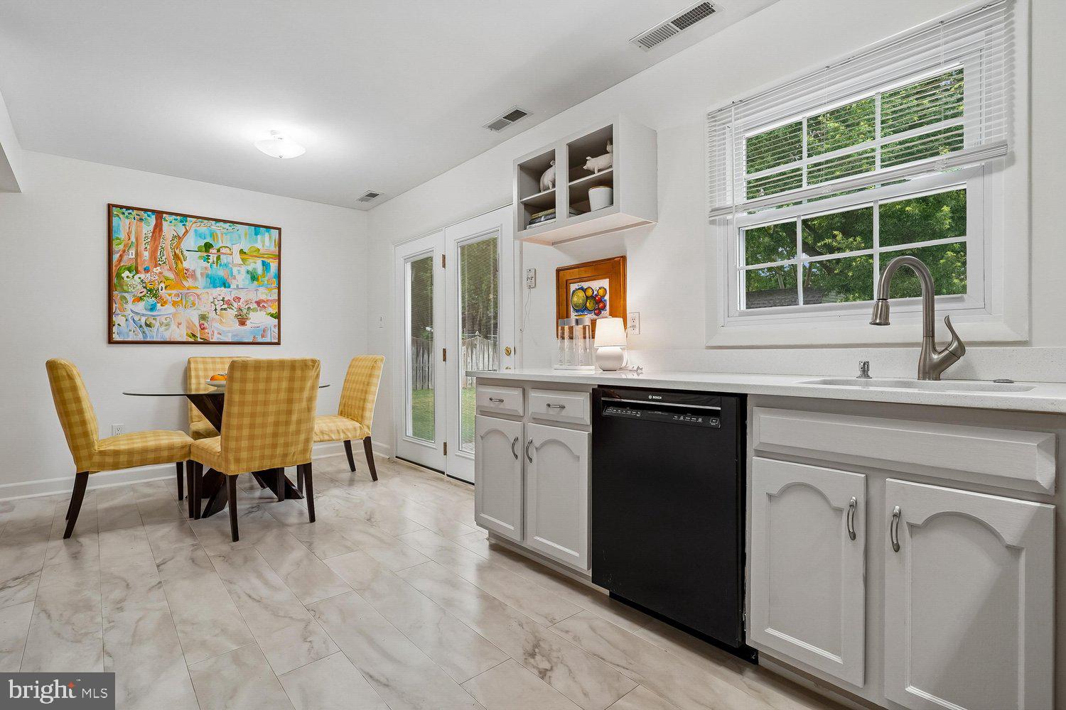 7223 WICKFORD DRIVE
