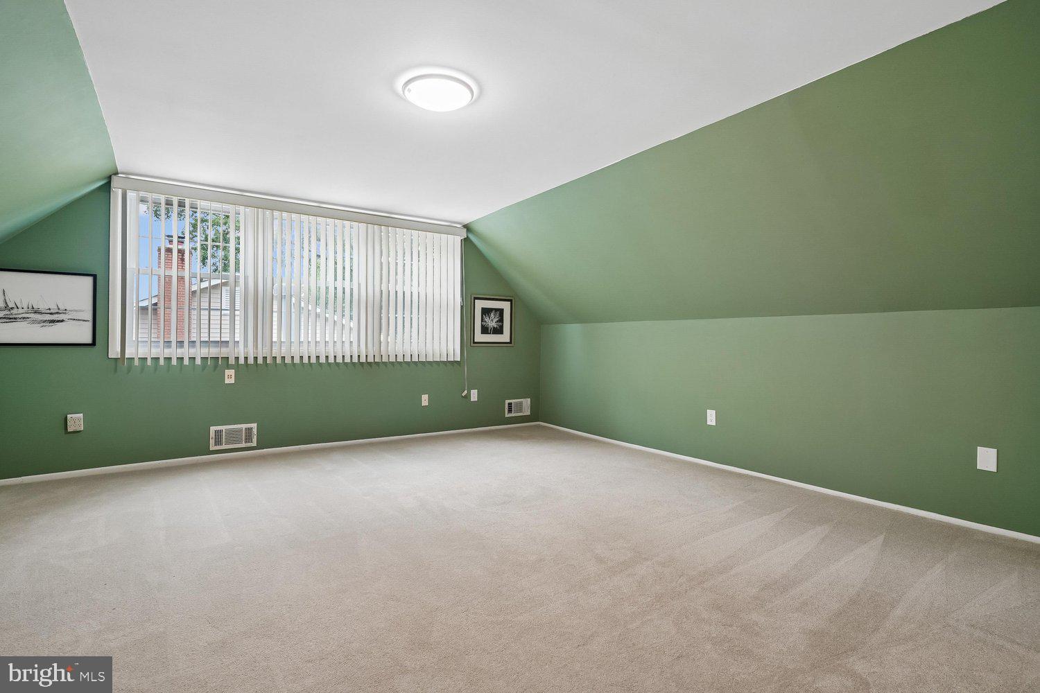 7223 WICKFORD DRIVE