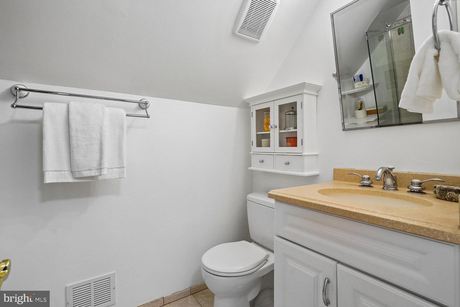 7223 WICKFORD DRIVE