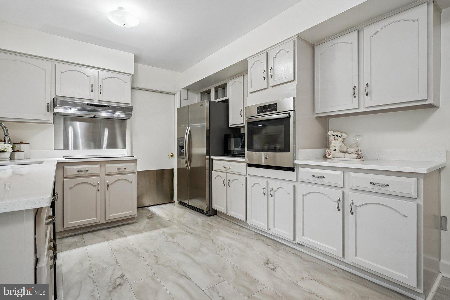 7223 WICKFORD DRIVE