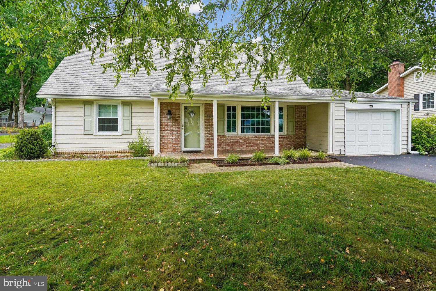 7223 WICKFORD DRIVE