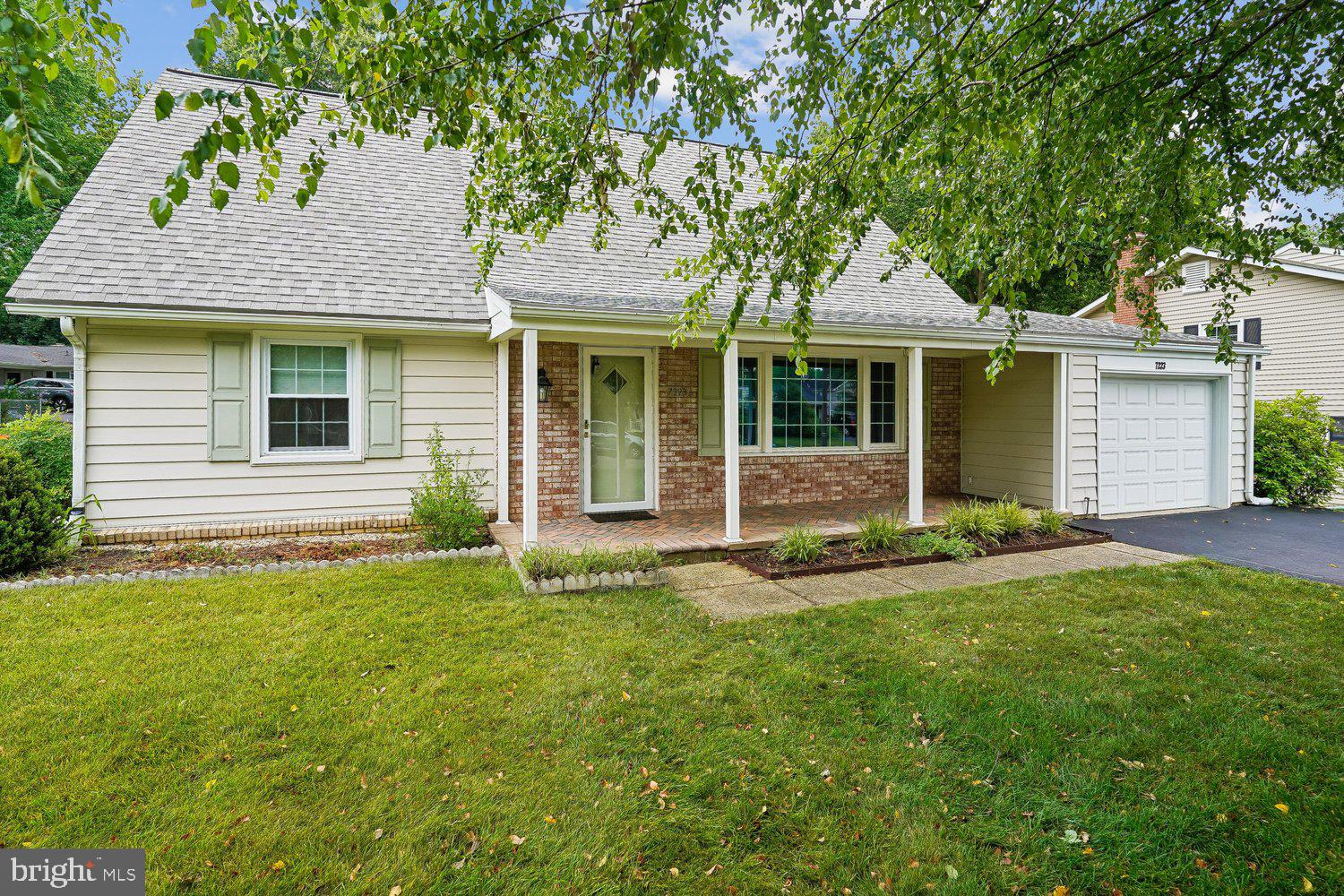 7223 WICKFORD DRIVE