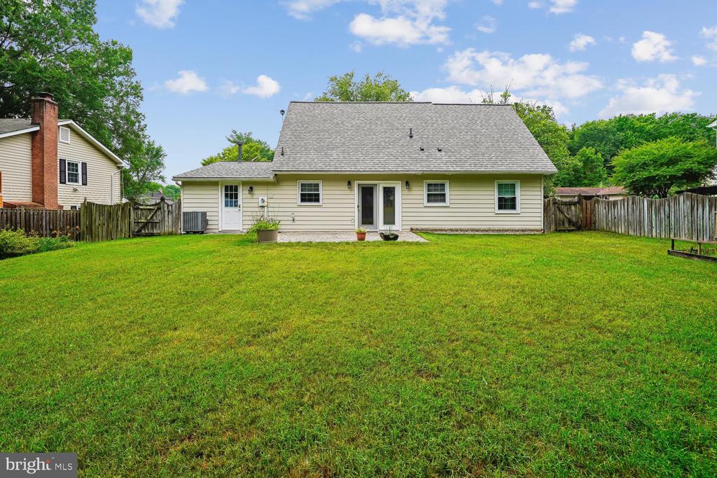 7223 WICKFORD DRIVE