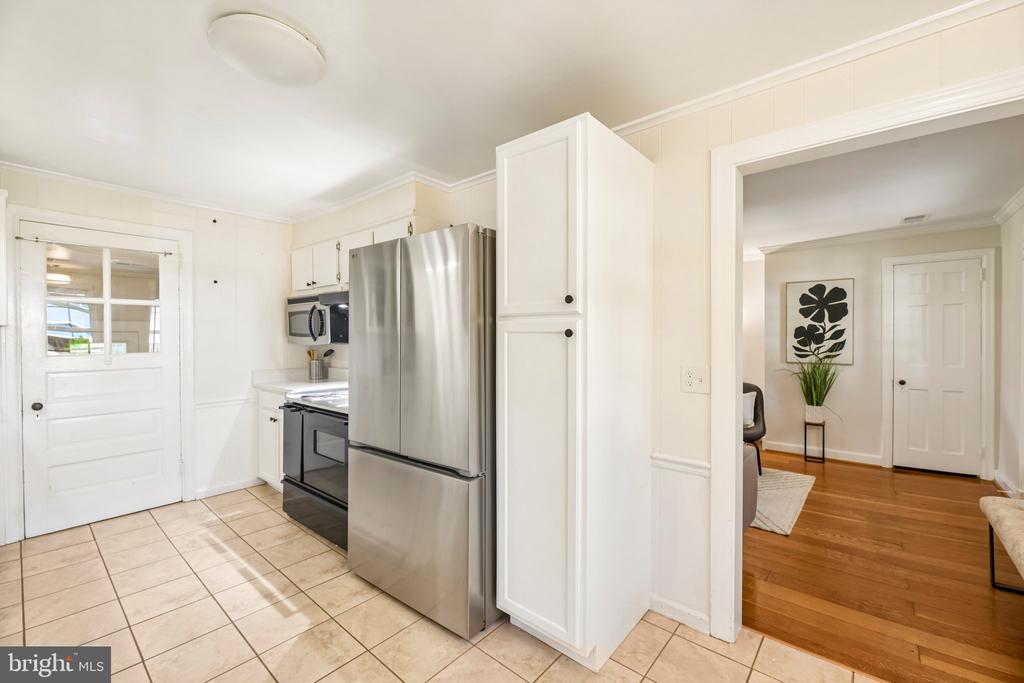 8420 LEAF ROAD