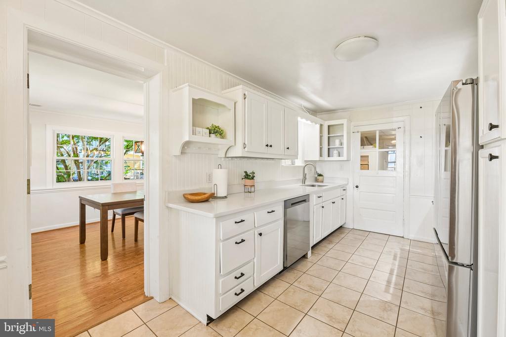 8420 LEAF ROAD