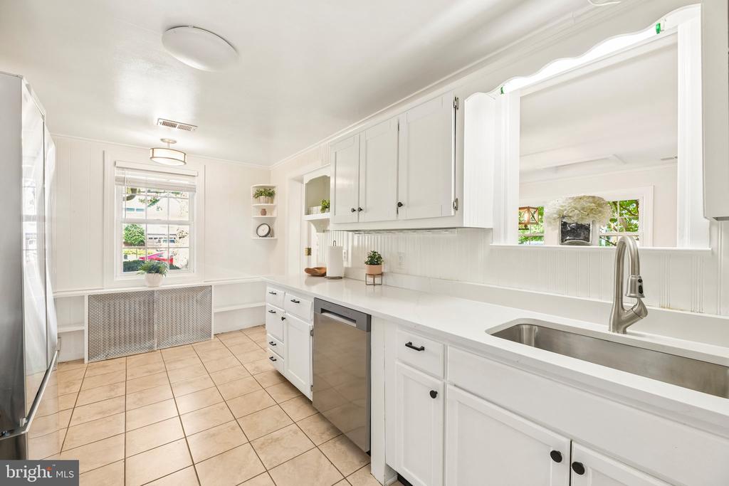 8420 LEAF ROAD