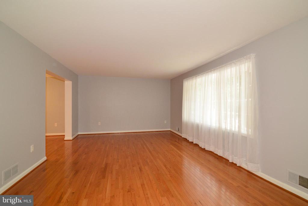 1317 FORESTWOOD DRIVE