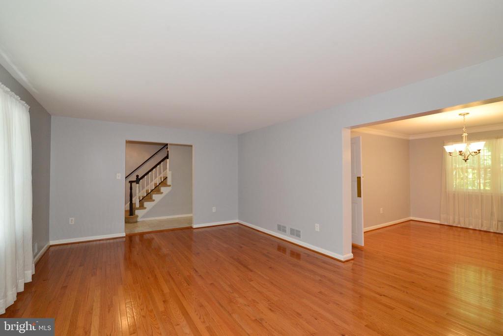 1317 FORESTWOOD DRIVE