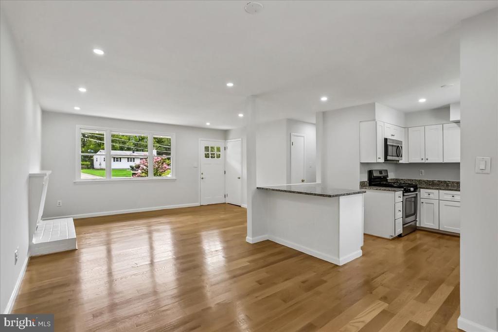 5002 EASTCHESTER CIRCLE