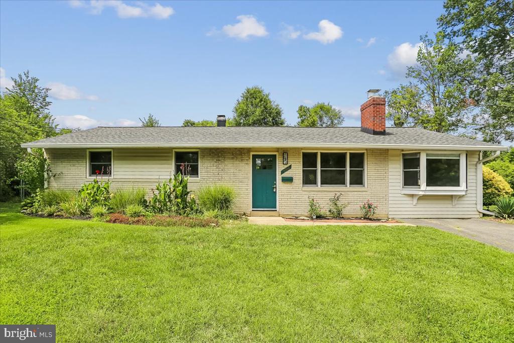 5002 EASTCHESTER CIRCLE