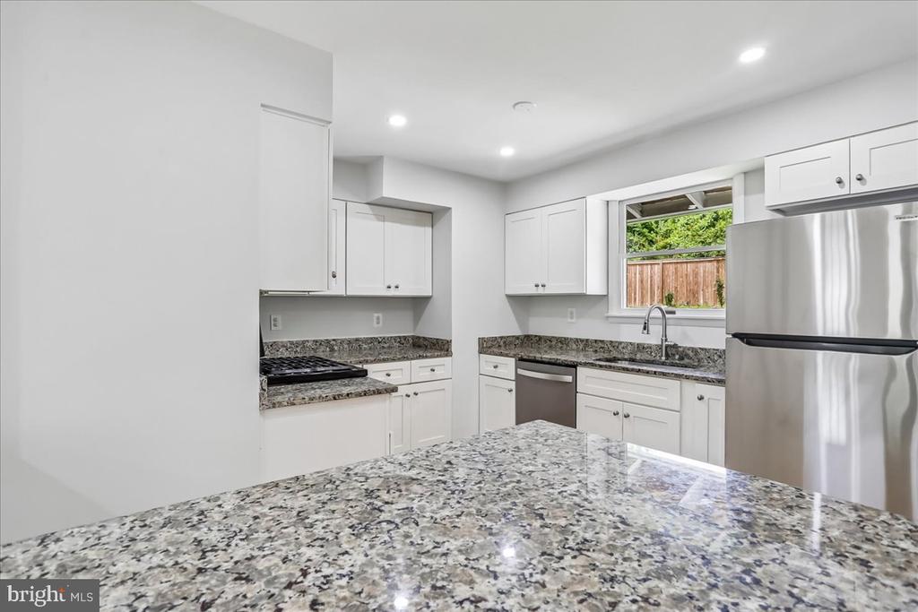 5002 EASTCHESTER CIRCLE