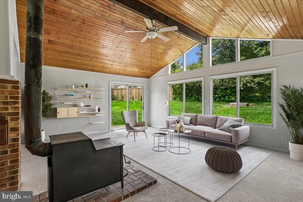 5002 EASTCHESTER CIRCLE