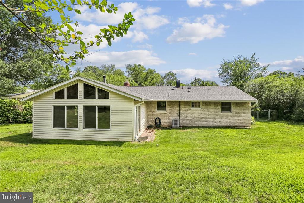 5002 EASTCHESTER CIRCLE