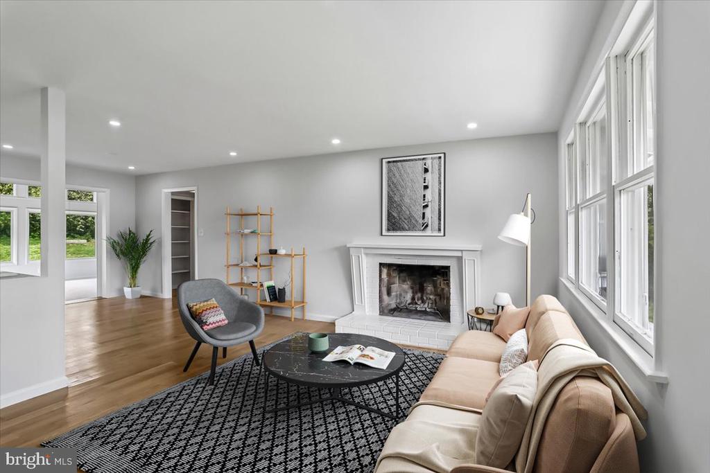 5002 EASTCHESTER CIRCLE