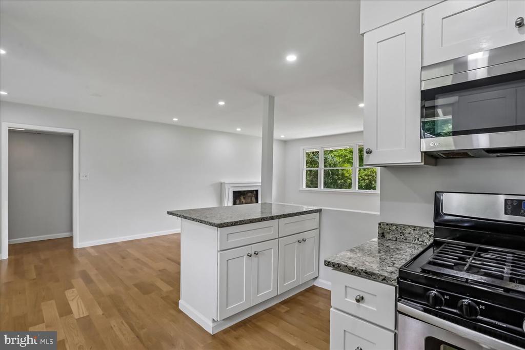 5002 EASTCHESTER CIRCLE