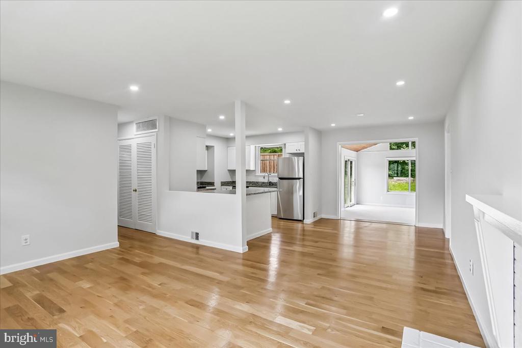 5002 EASTCHESTER CIRCLE