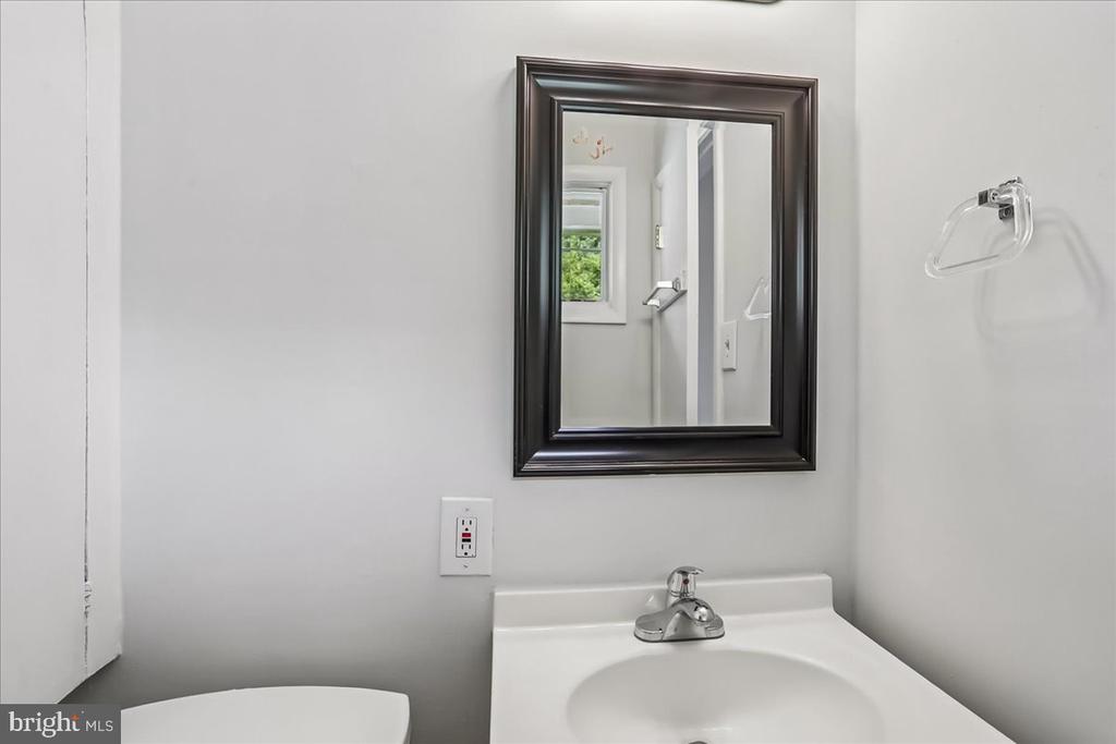 5002 EASTCHESTER CIRCLE