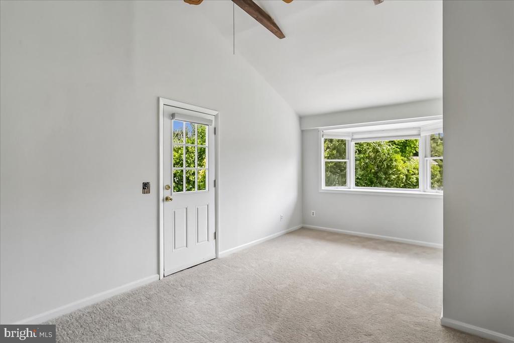 5002 EASTCHESTER CIRCLE