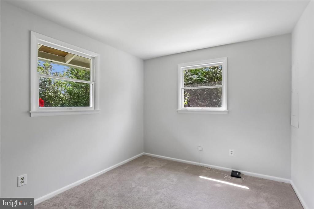5002 EASTCHESTER CIRCLE