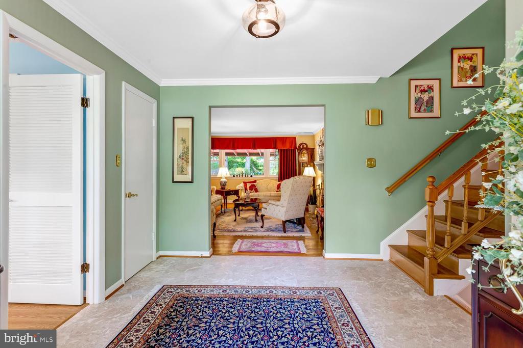 4401 DOLPHIN LANE