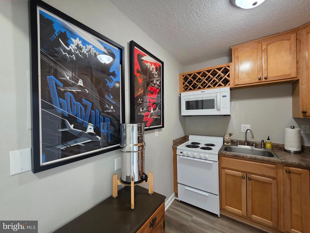 2059 HUNTINGTON AVENUE Unit: 1408