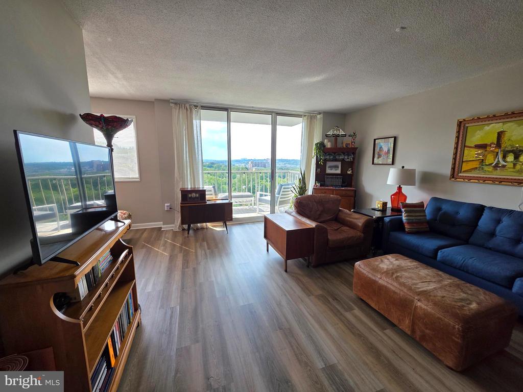 2059 HUNTINGTON AVENUE Unit: 1408