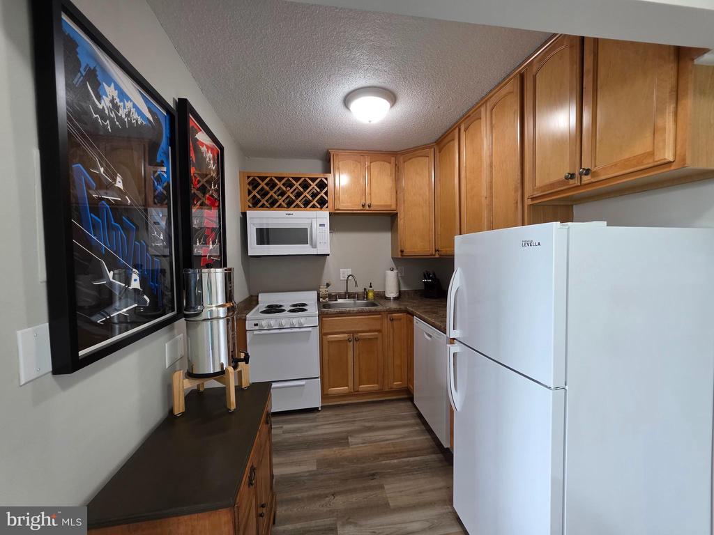 2059 HUNTINGTON AVENUE Unit: 1408