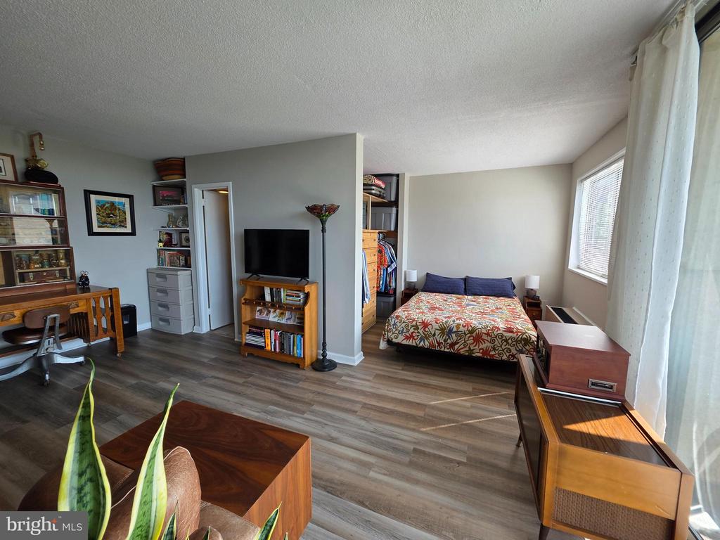 2059 HUNTINGTON AVENUE Unit: 1408