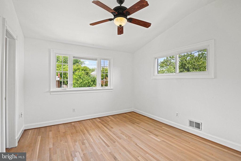 1603 SIMMONS DRIVE