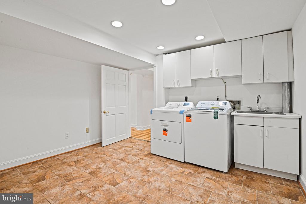 1603 SIMMONS DRIVE