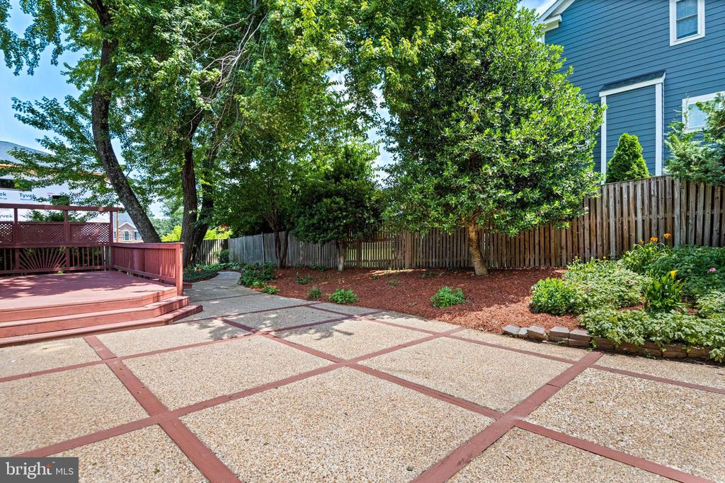 1603 SIMMONS DRIVE