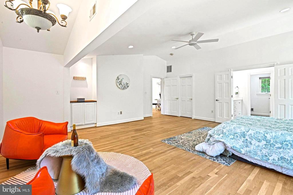1603 SIMMONS DRIVE
