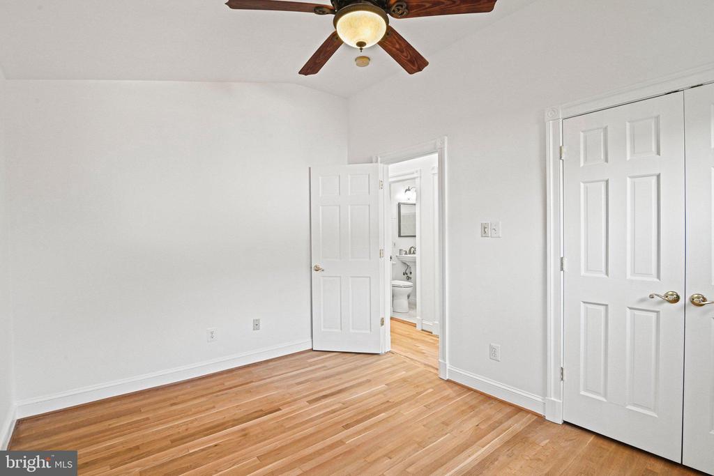 1603 SIMMONS DRIVE