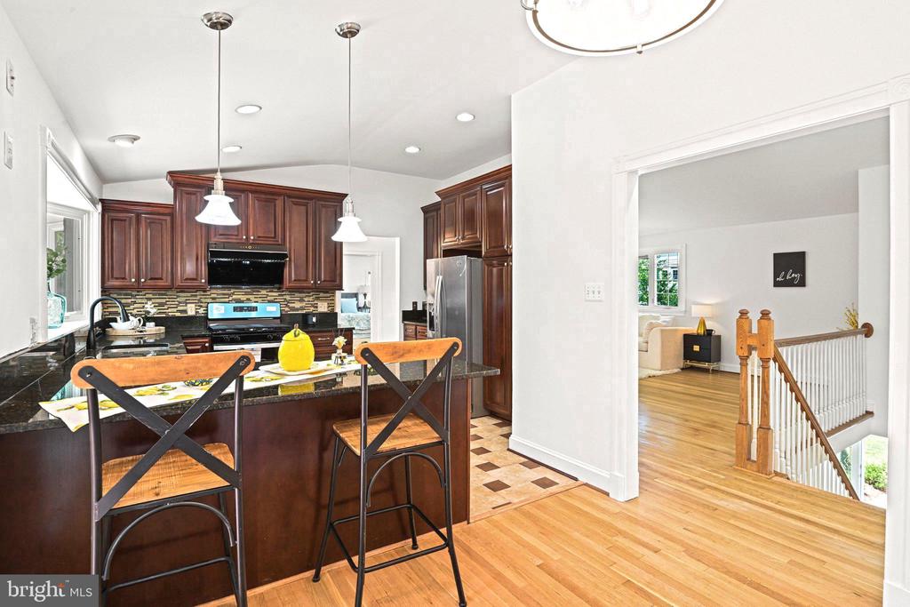 1603 SIMMONS DRIVE