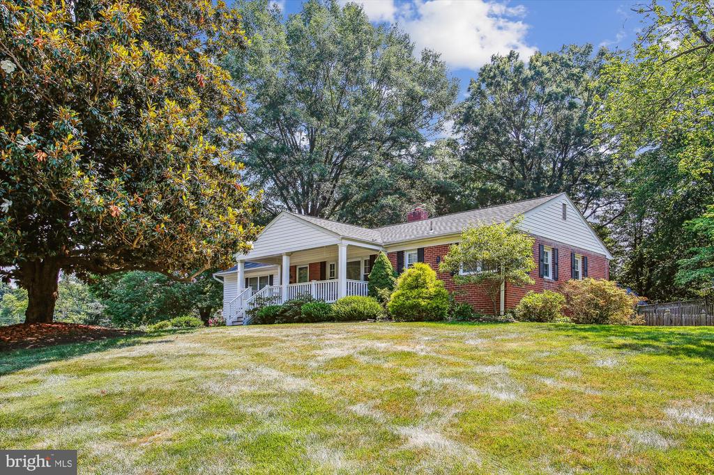 1913 PAUL SPRING PARKWAY