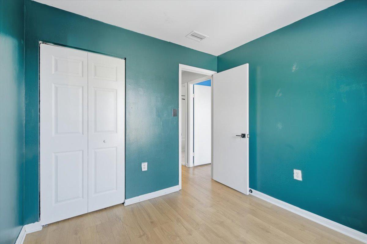 14187 ROYAL OAK LANE