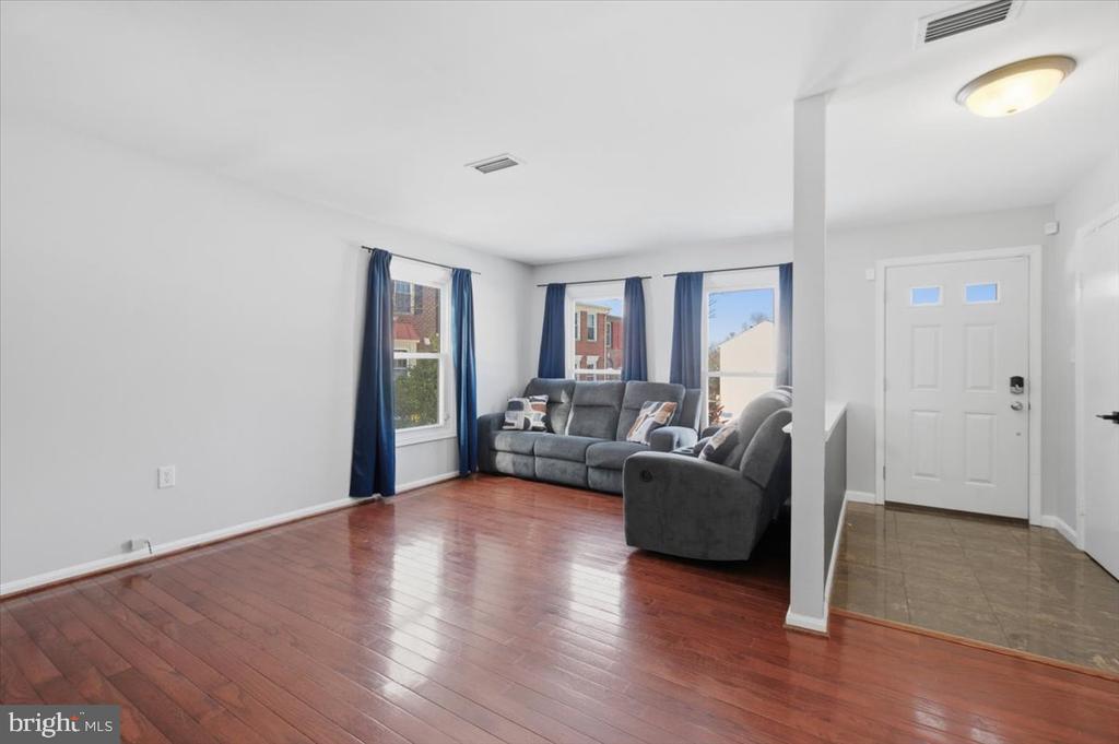 14187 ROYAL OAK LANE