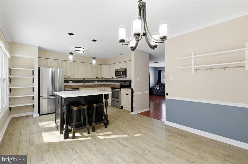 14187 ROYAL OAK LANE