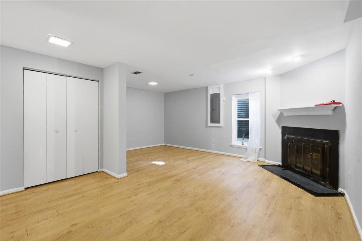 14187 ROYAL OAK LANE