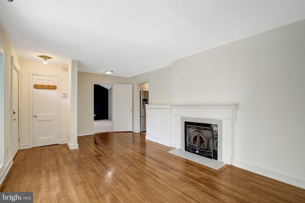 8015 NEW MARKET ROAD