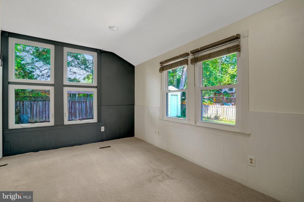 8015 NEW MARKET ROAD